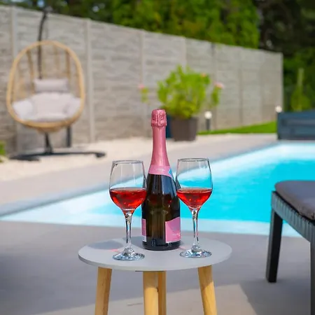 Uno Balaton 别墅 巴拉顿阿卡拉提亚